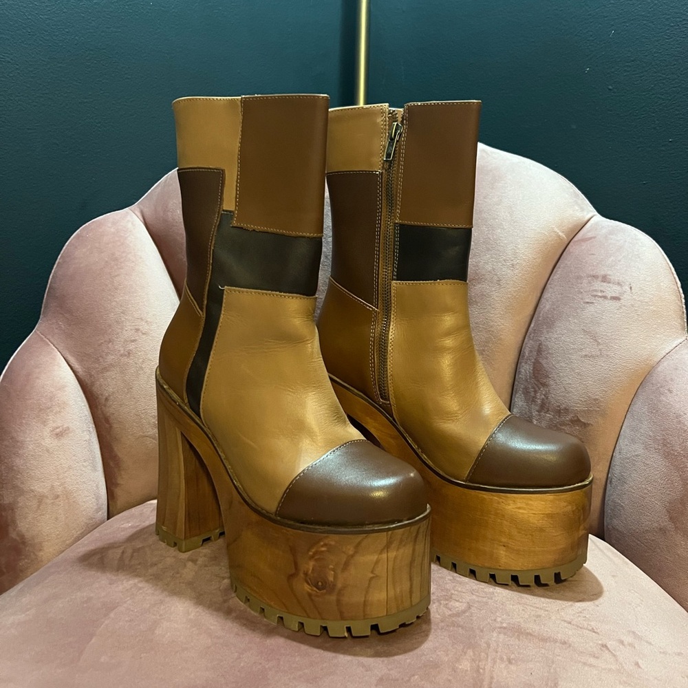 Steve Madden Wood Platform Patchwork leather boots. (Style: Tonic brown multi)